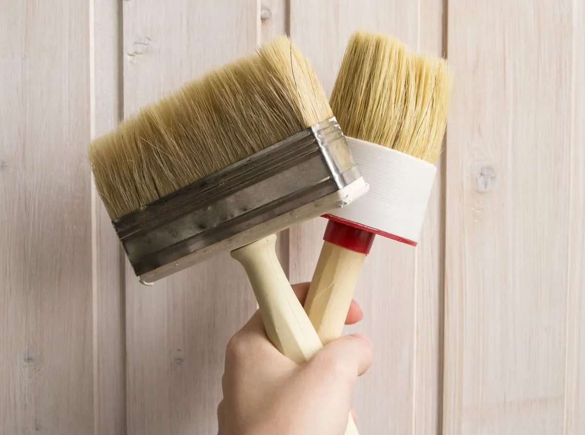 Common Mistakes When Sealing a Cedar Log Cabin (and How to Avoid Them)